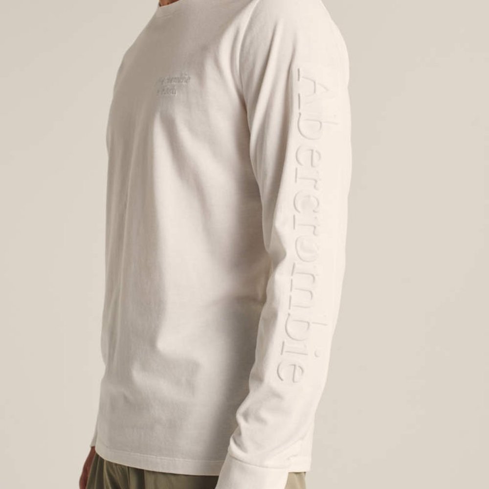 Abercrombie & Fitch LONG-SLEEVE EMBOSSED LOGO TEE